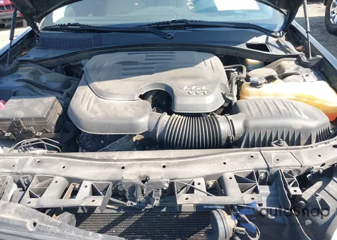 2015 Chrysler 300 Limited z USA, uszkodzony, nr VIN 2C3CCAAG1FH742910